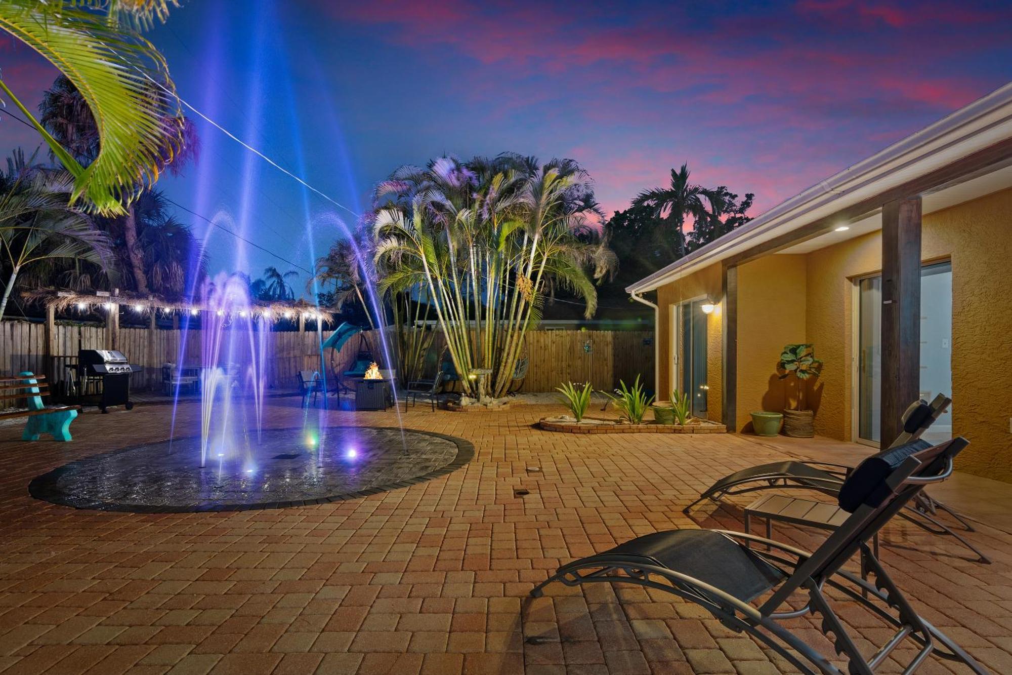 Coastal Villa W Amazing Courtyard - Splash Pad! 萨拉索塔 外观 照片