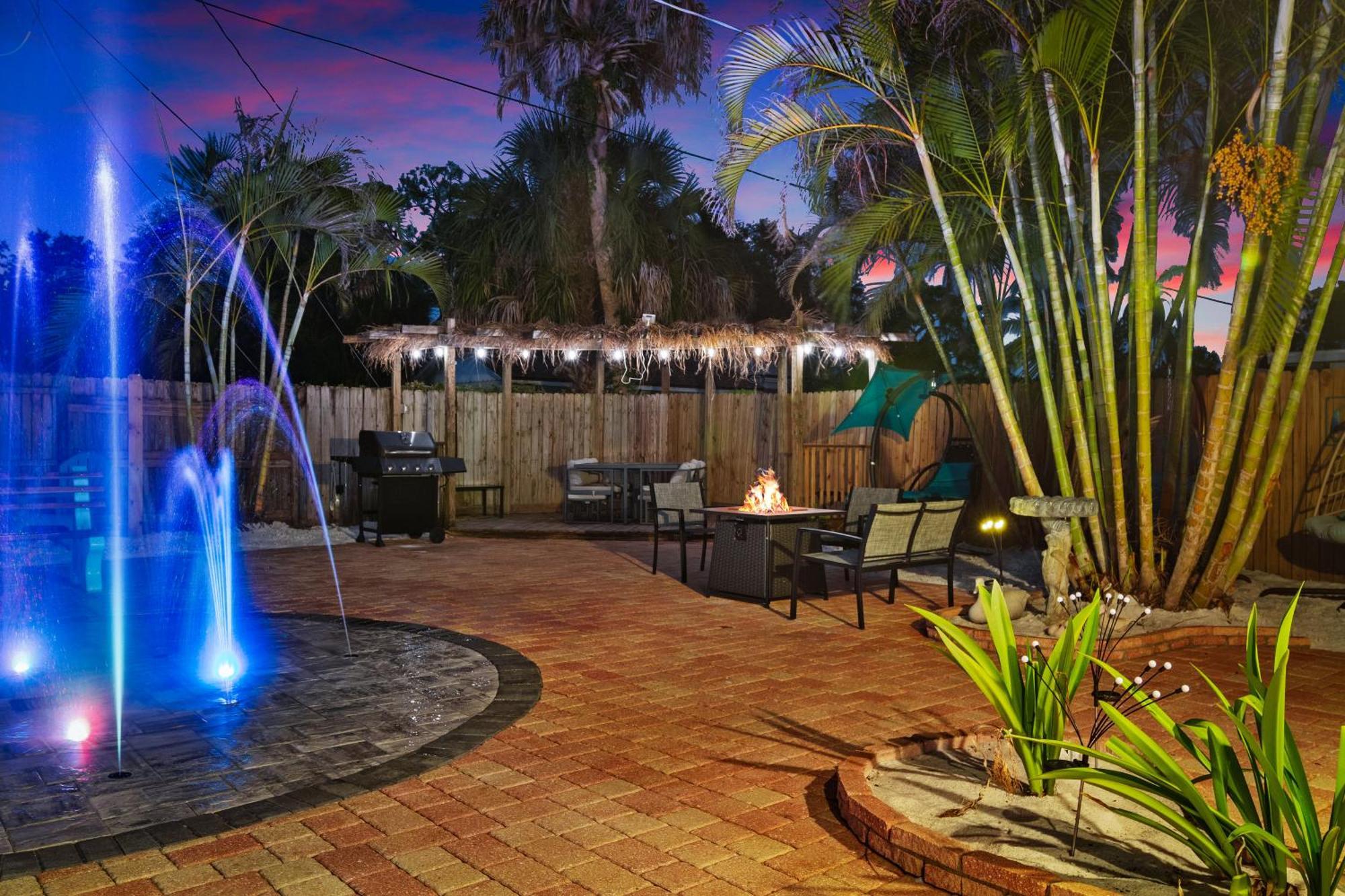 Coastal Villa W Amazing Courtyard - Splash Pad! 萨拉索塔 外观 照片