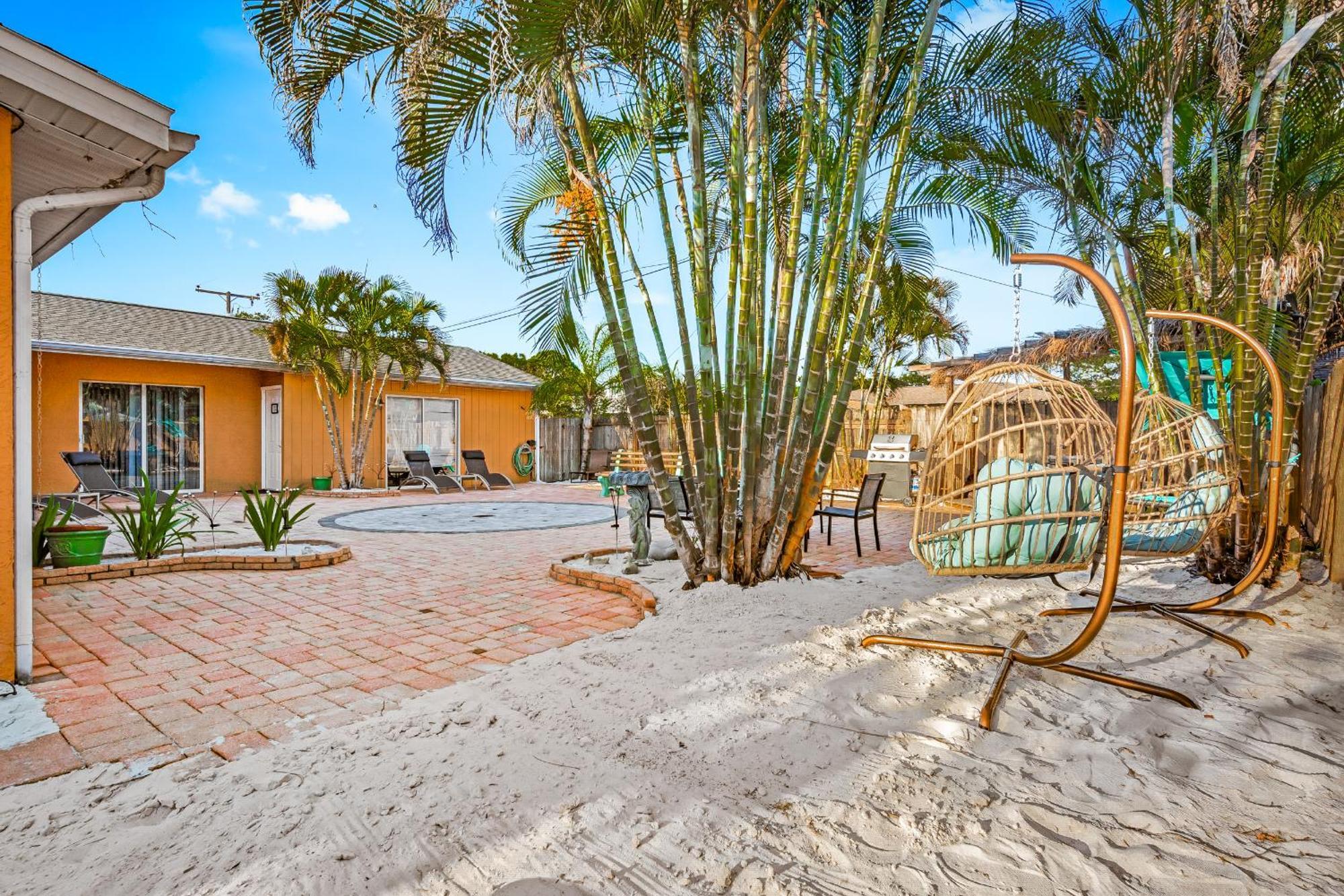 Coastal Villa W Amazing Courtyard - Splash Pad! 萨拉索塔 外观 照片